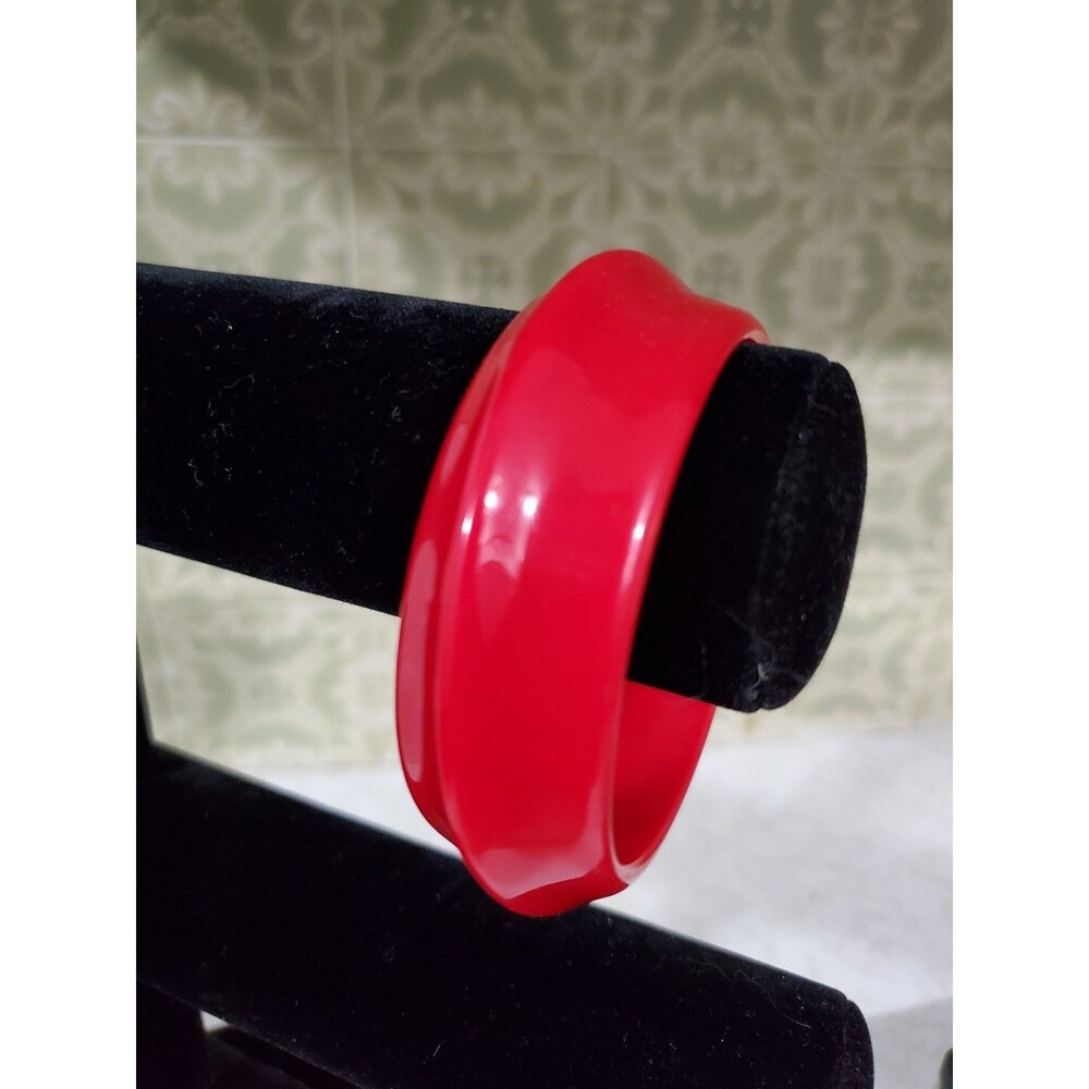 Vintage 80s Chunky Red Plastic Swirl Bangle Bracelet 1" Wide